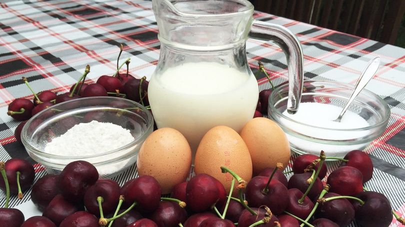 Клафути с черешней